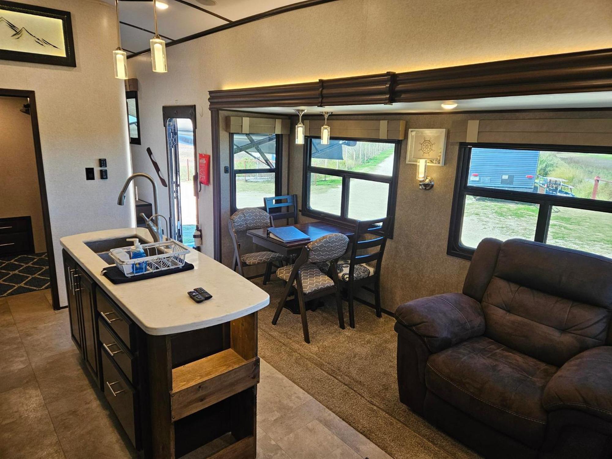 Hailey'S Beach-N-Bay Rv Resort Gilchrist エクステリア 写真